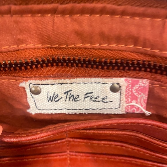 SOLD  Free People Convertible Clutch/Crossbody Leather Purse - Picture 4 of 7